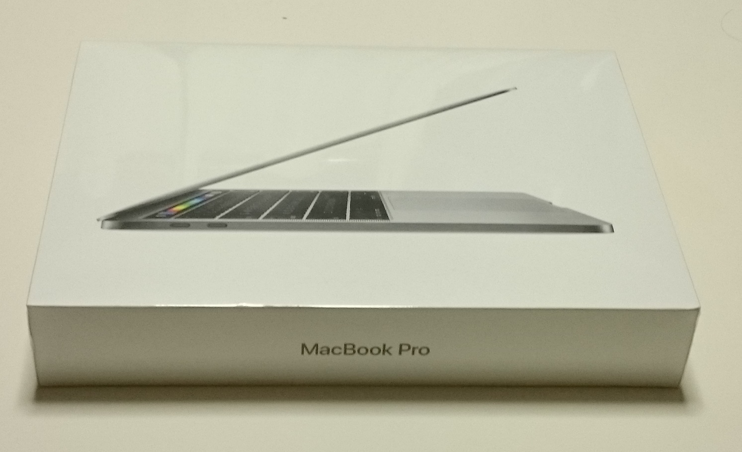 macbookpro13inch　開封前